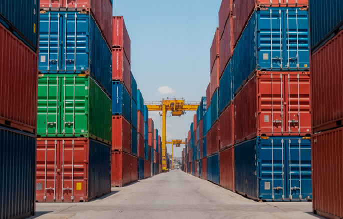 Governo do Ceará sanciona pacote emergencial para empresas exportadoras afetadas por tarifas dos EUA.