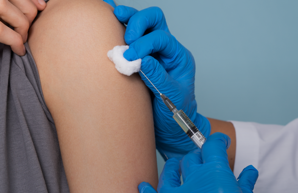 Resolução Cofen nº 795/2025 redefine o papel da enfermagem na vacinação nacional.